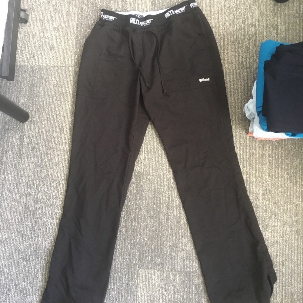 Black grey’s anatomy scrub bottoms xs